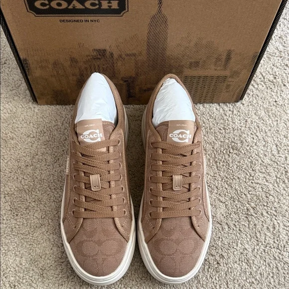 New Coach Tan Canvas Low-Top Sneakers with White Sole for women’s! Flash Sale - Picture 1 of 2